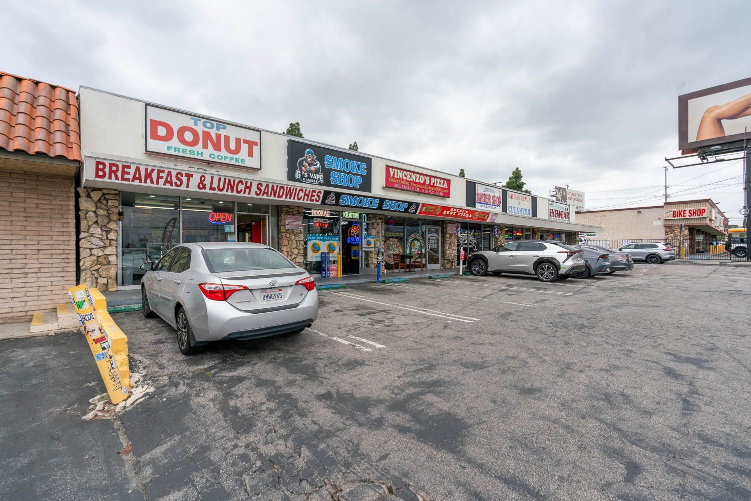 11041-11051 Balboa Blvd