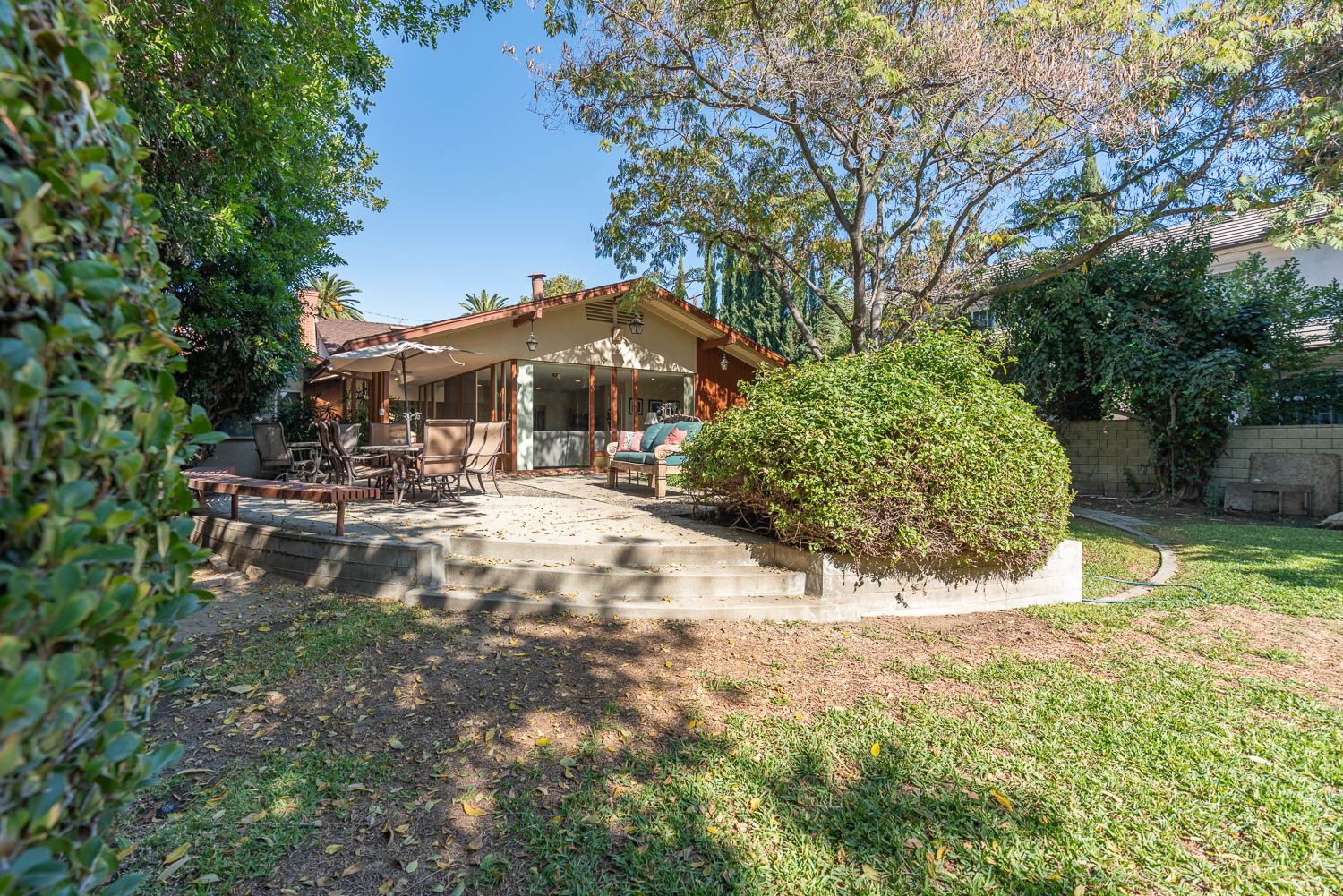 12 E Longden Ave