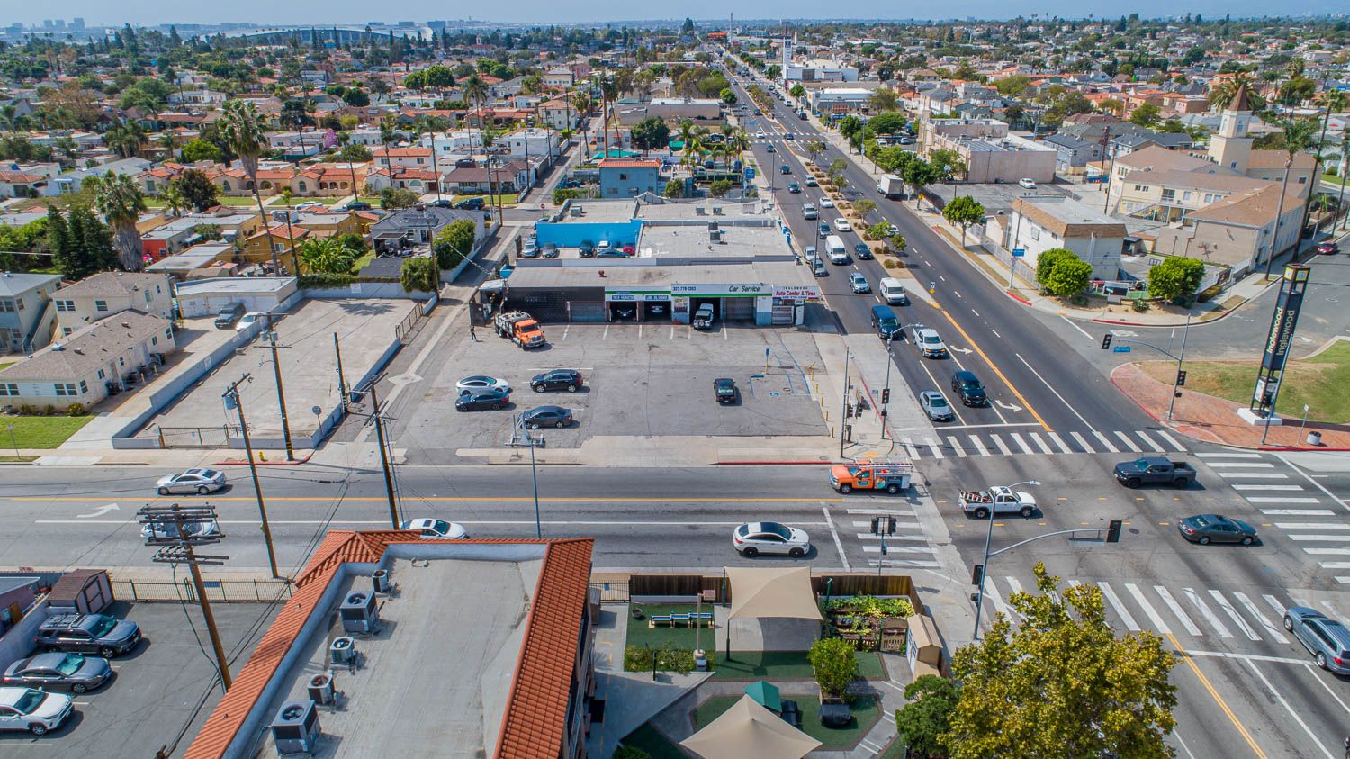2210 W Manchester Blvd