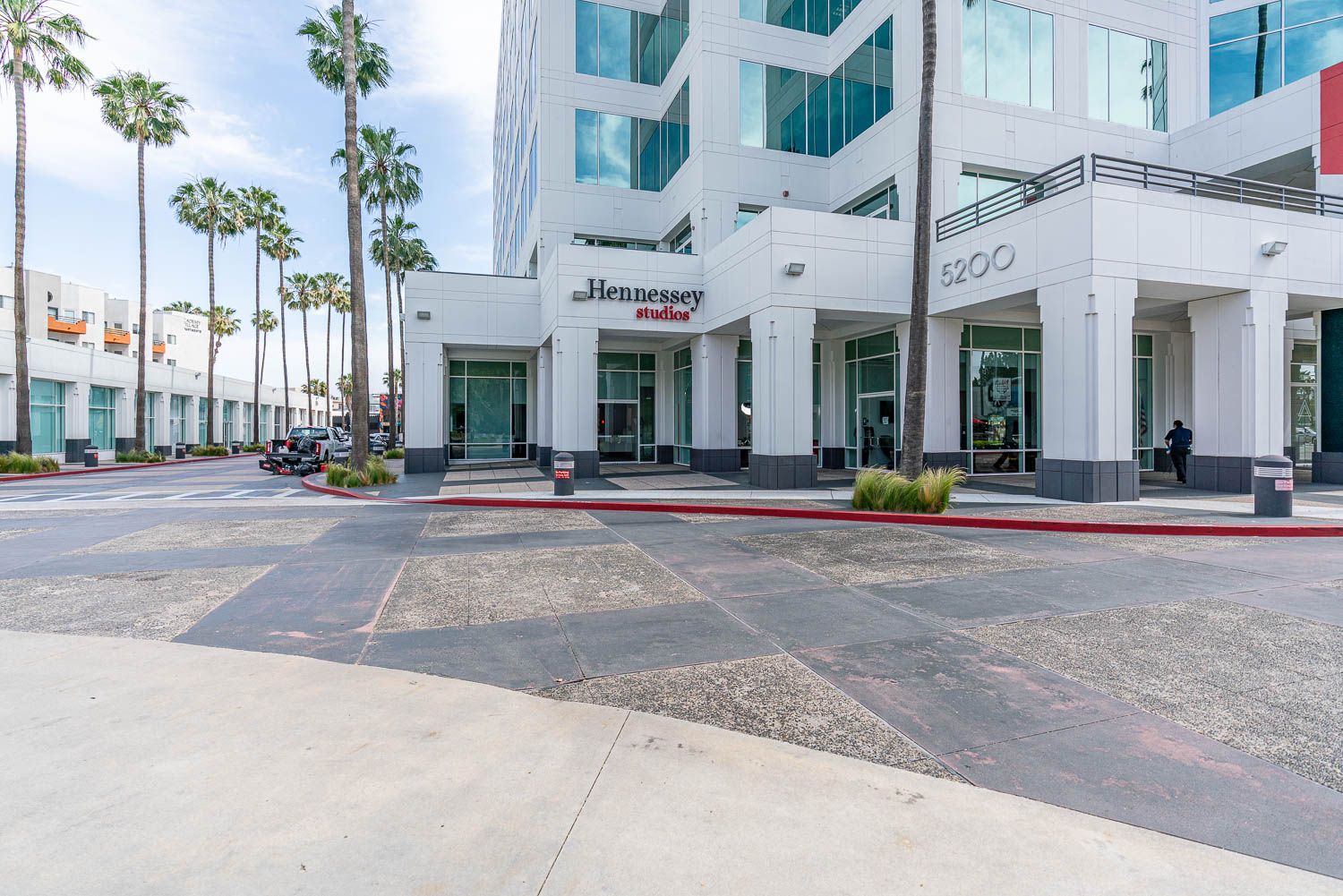 5200 N Lankershim Blvd