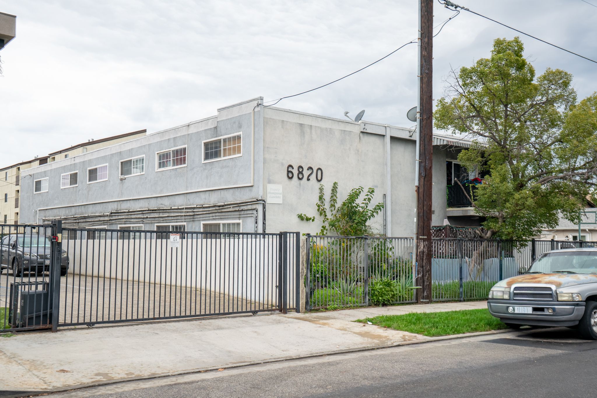 6820 Ben Ave