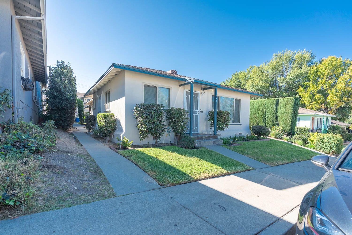 874-880 Carillo Dr